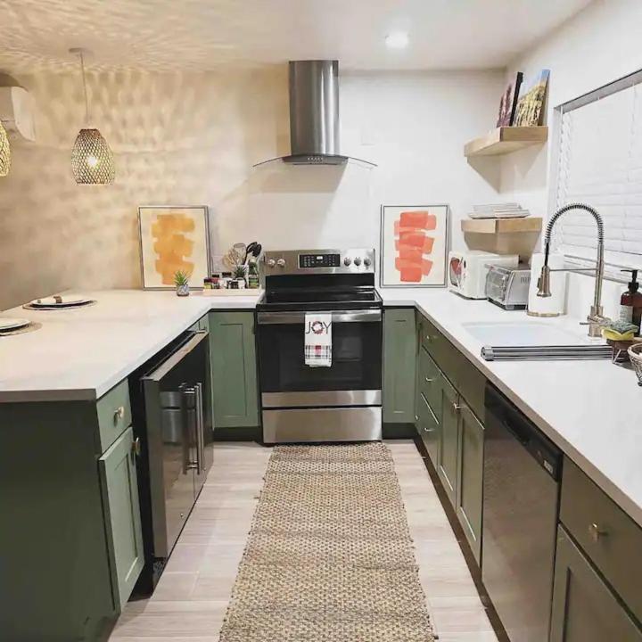 Serene Modern Home Backdoor With Great Wifi, Games, Movies, Patio Seating And Bbq Easy Access To North Joshua Tree National Park In 10 Minutes Twentynine Palms Exterior photo