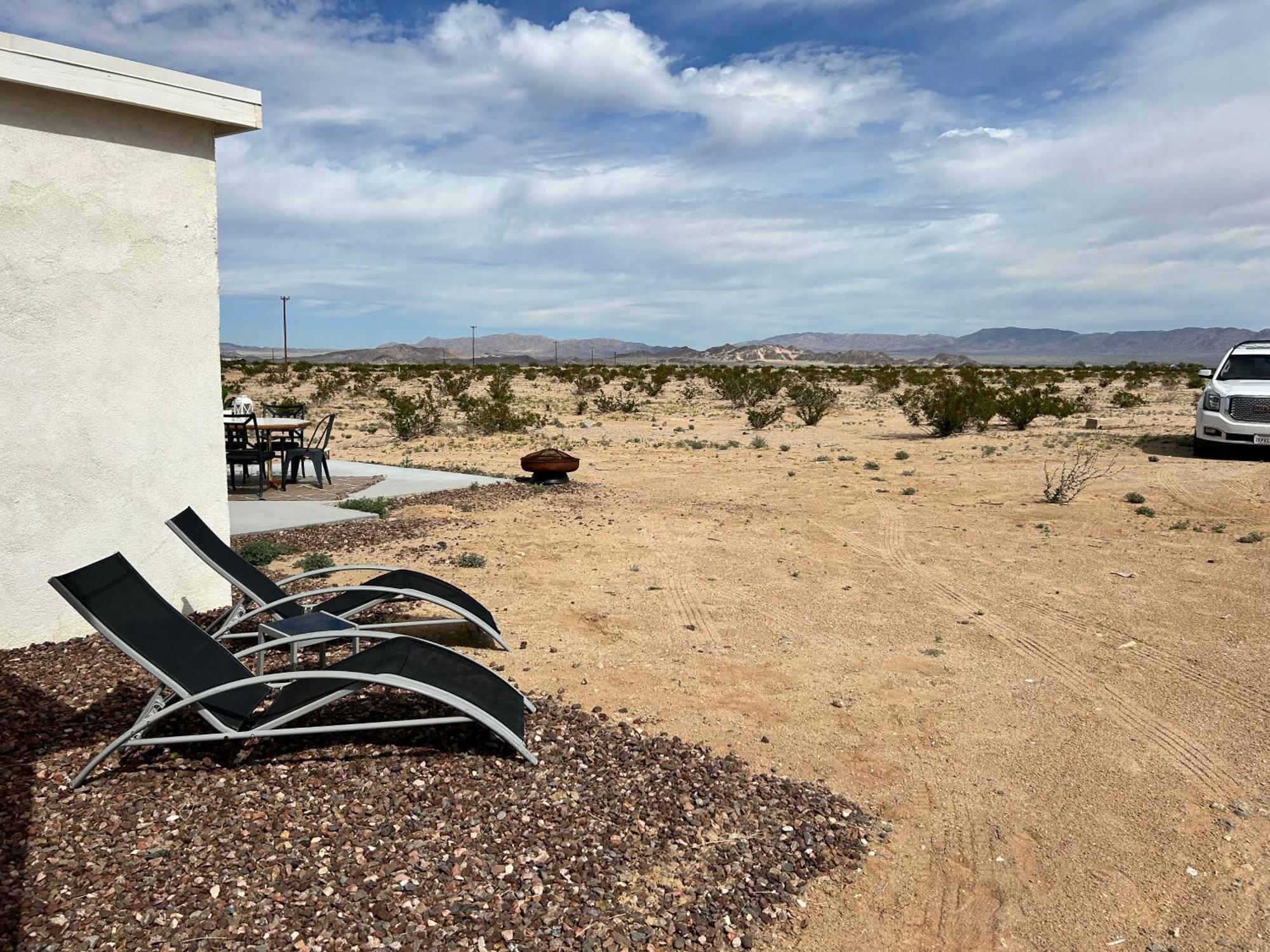 Serene Modern Home Backdoor With Great Wifi, Games, Movies, Patio Seating And Bbq Easy Access To North Joshua Tree National Park In 10 Minutes Twentynine Palms Exterior photo