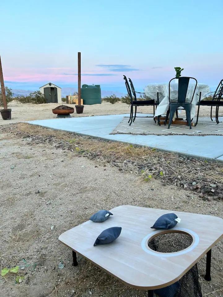 Serene Modern Home Backdoor With Great Wifi, Games, Movies, Patio Seating And Bbq Easy Access To North Joshua Tree National Park In 10 Minutes Twentynine Palms Exterior photo