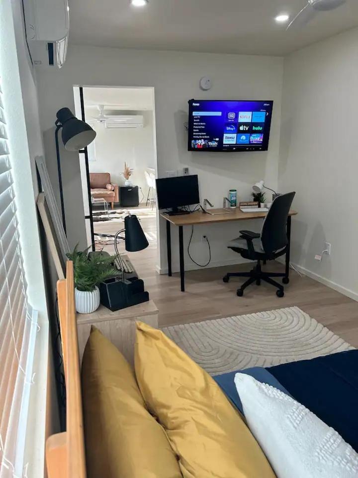 Serene Modern Home Backdoor With Great Wifi, Games, Movies, Patio Seating And Bbq Easy Access To North Joshua Tree National Park In 10 Minutes Twentynine Palms Exterior photo