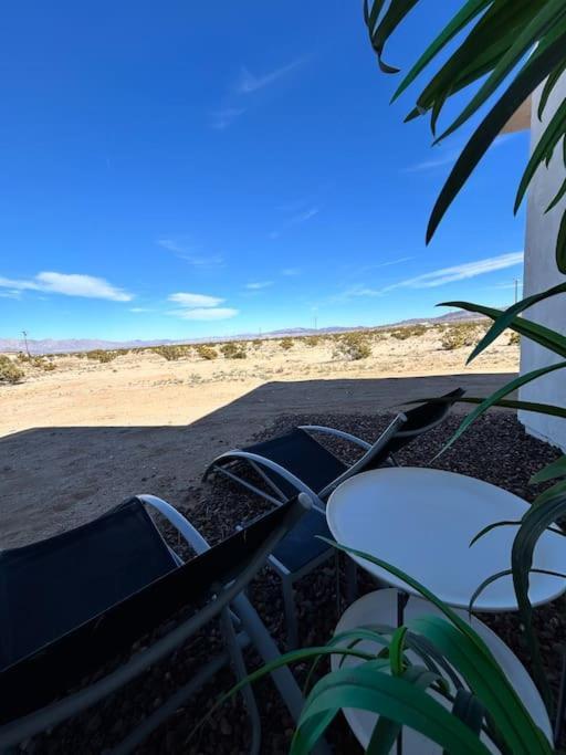 Serene Modern Home Backdoor With Great Wifi, Games, Movies, Patio Seating And Bbq Easy Access To North Joshua Tree National Park In 10 Minutes Twentynine Palms Exterior photo