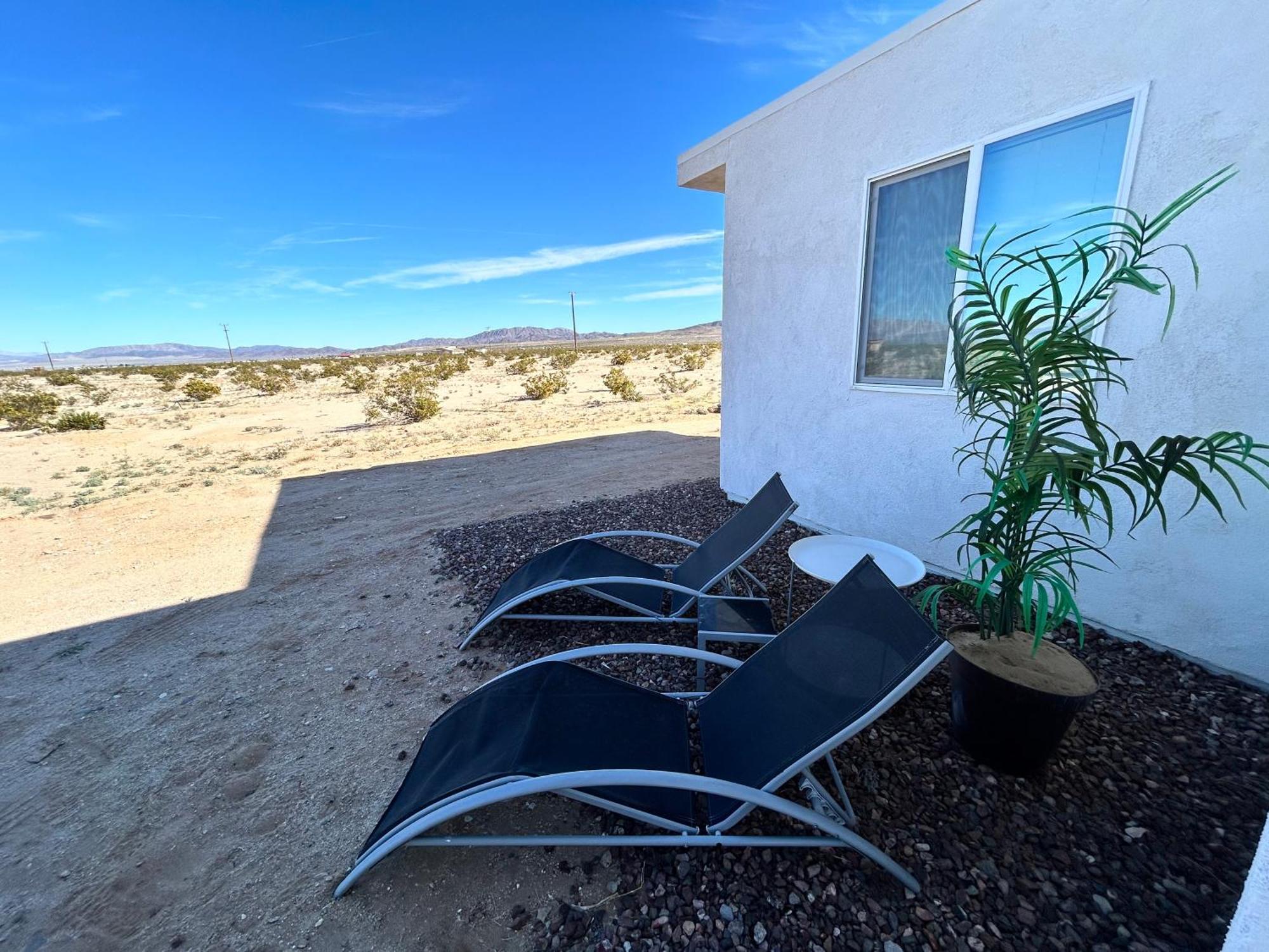 Serene Modern Home Backdoor With Great Wifi, Games, Movies, Patio Seating And Bbq Easy Access To North Joshua Tree National Park In 10 Minutes Twentynine Palms Exterior photo